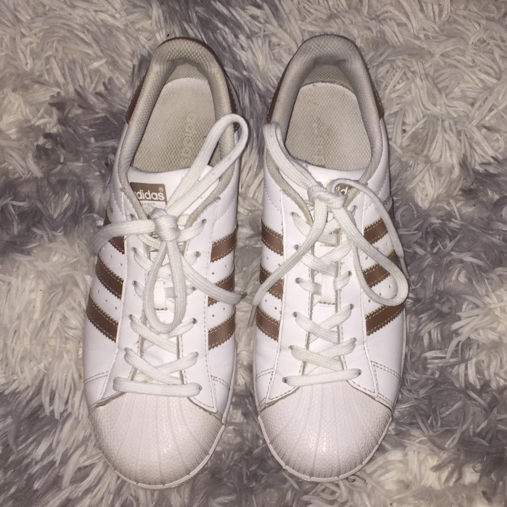 Gold Superstars